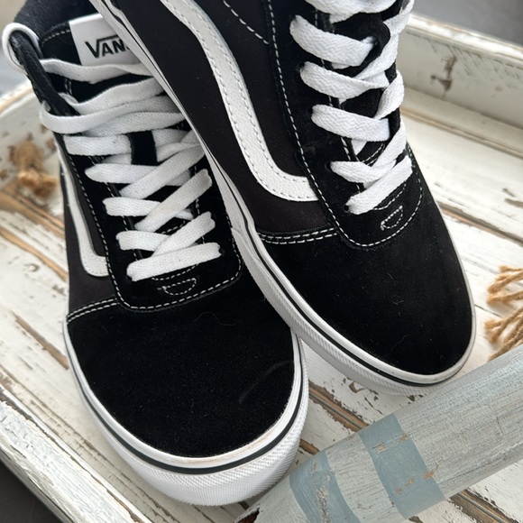 Vans HighTop Sneakers - Picture 3 of 8